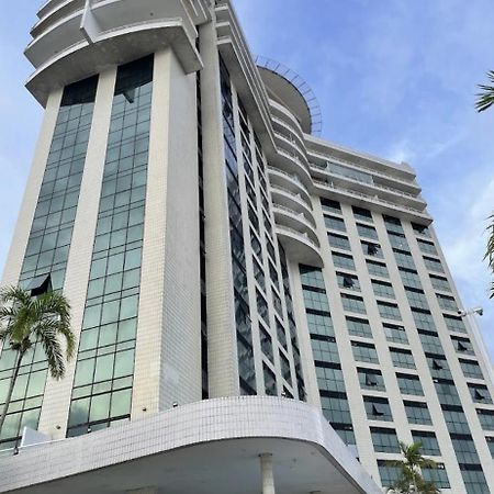 Flat No Condominio Do Edificio Tropical Executive E Residence Com Vista Para O Rio Manaos Exterior foto