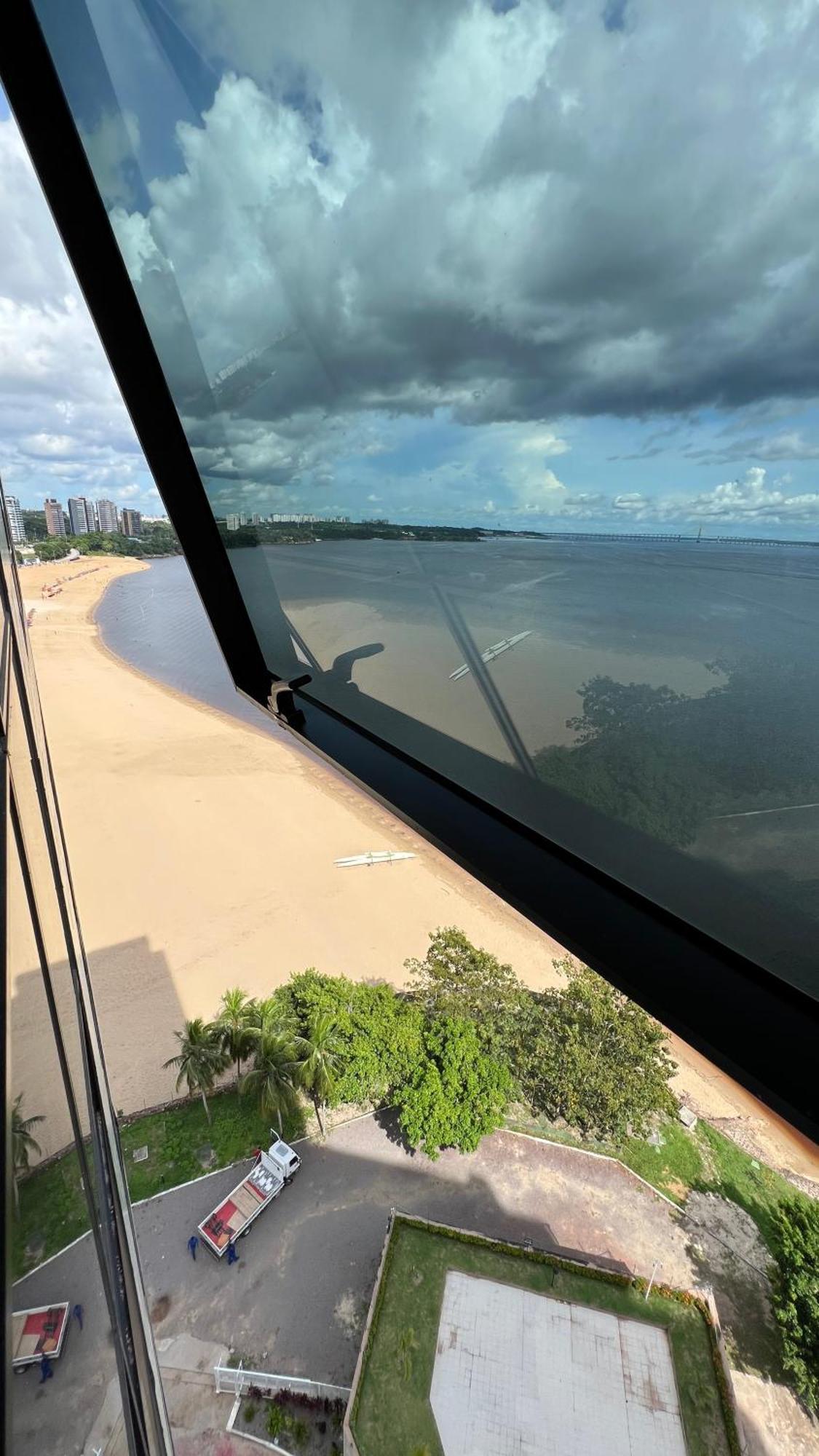 Flat No Condominio Do Edificio Tropical Executive E Residence Com Vista Para O Rio Manaos Exterior foto